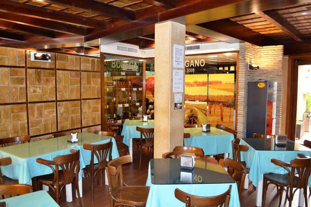 Hostal El Vegano Utiel Dış mekan fotoğraf